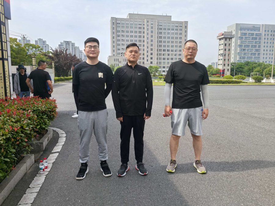 参与比赛